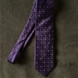 Mens Giorgio armani tie! Like new, purple pattern